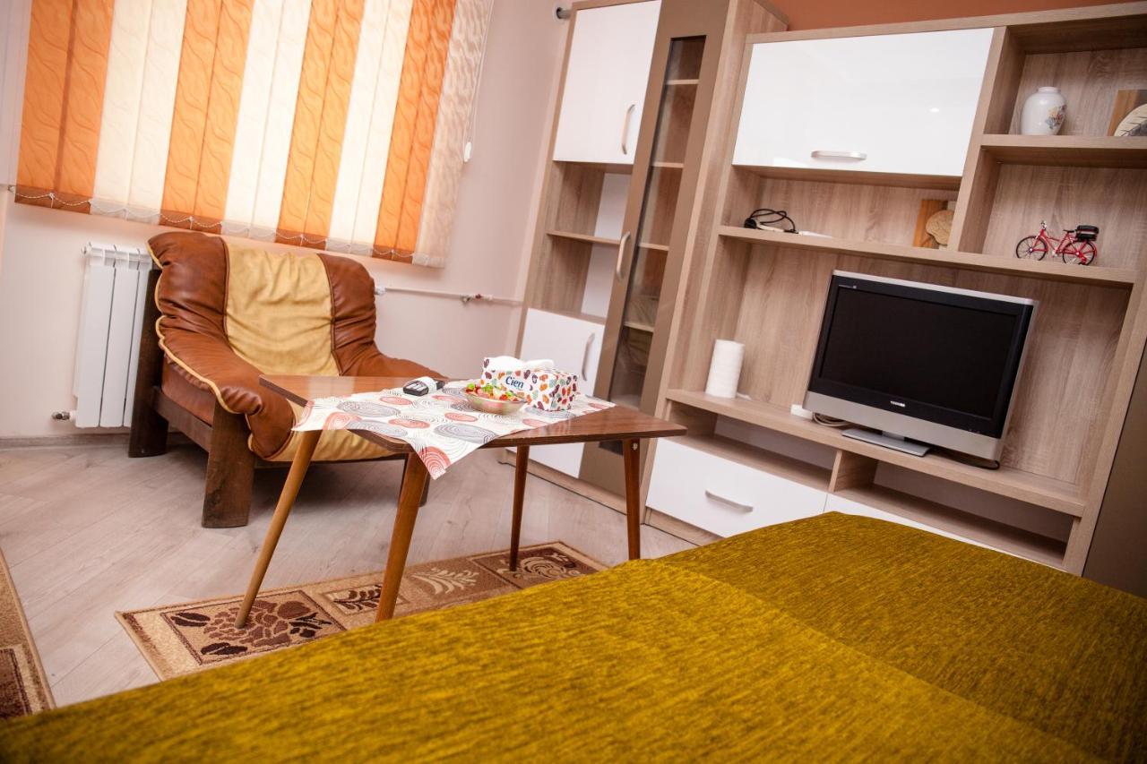 Apartament Cora Centru ปีเตช ภายนอก รูปภาพ